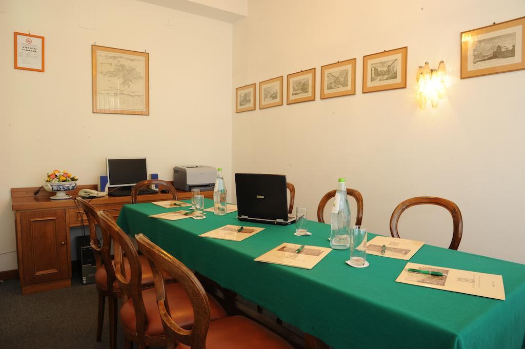 Grifone Hotel Perugia Bagian luar foto